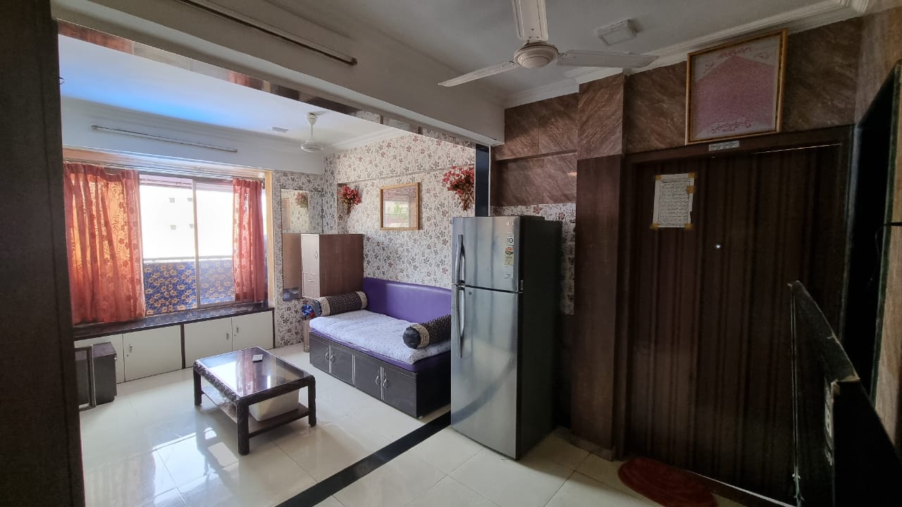 2 BHK Semi Furnished in Asma Palace , Bandra West